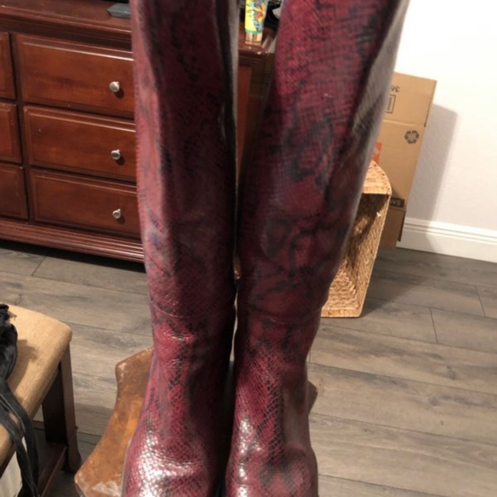Boots - Picture 4 of 6